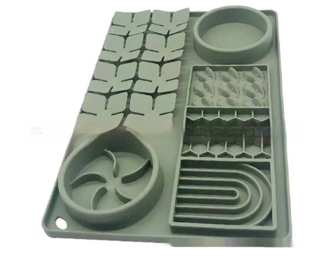 Pet Silicone Licking Mat With Suction Cup For Slow Feeding